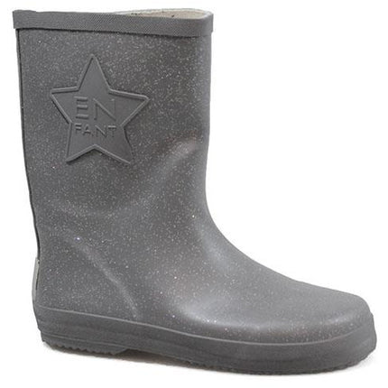 En fant gummistøvle